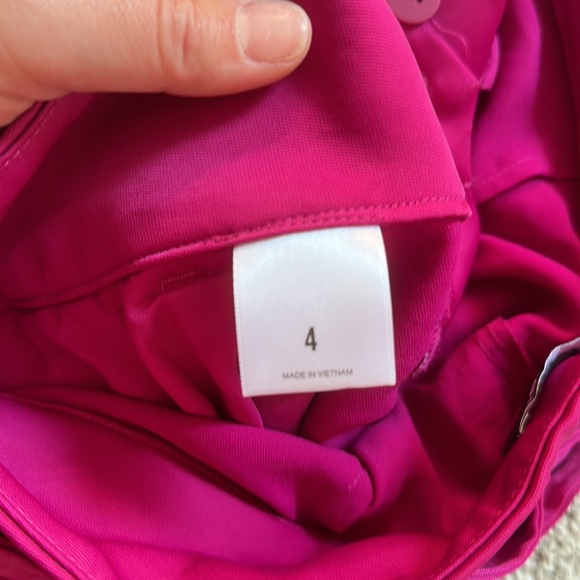 Express sateen style shorts in fuchsia/raspberry - Picture 5 of 5